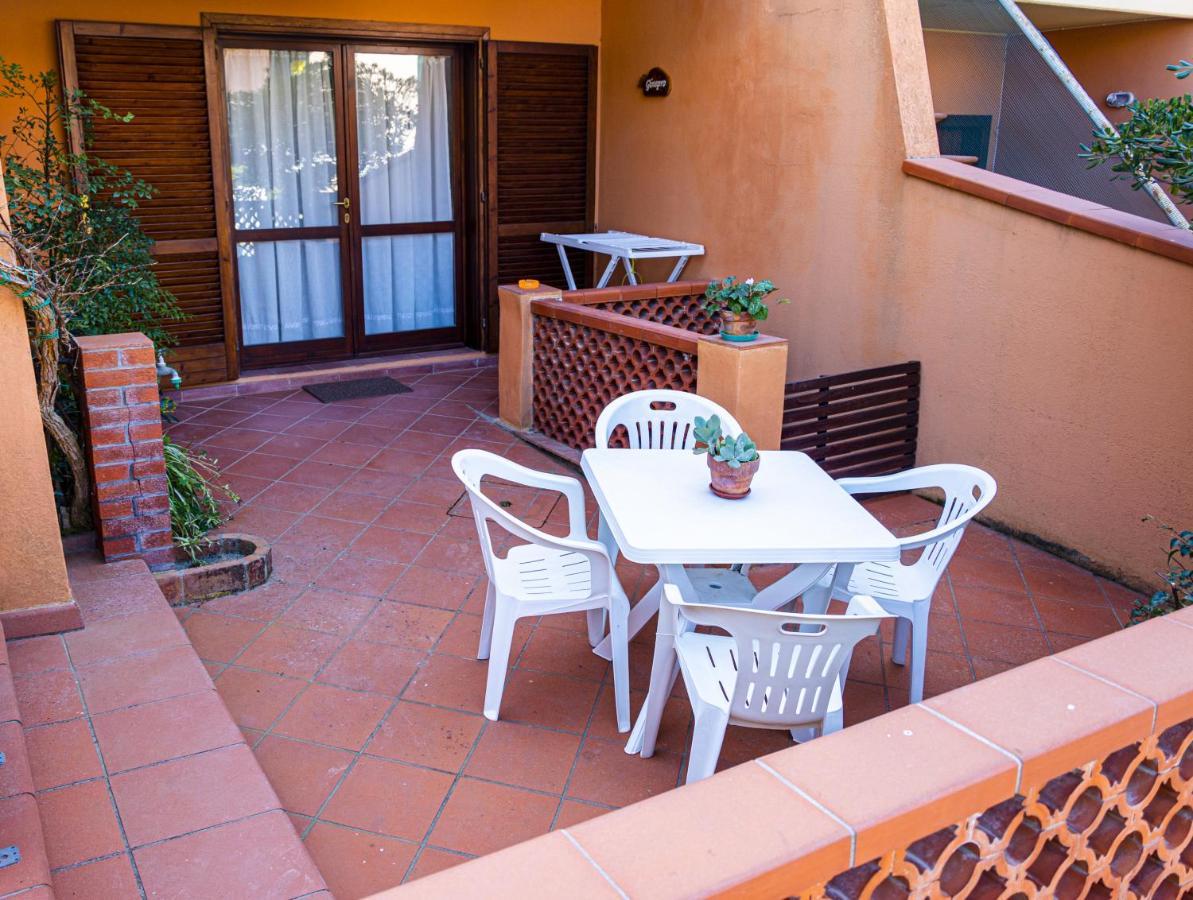 Appartamenti La Casina Porto Azzurro Exterior foto